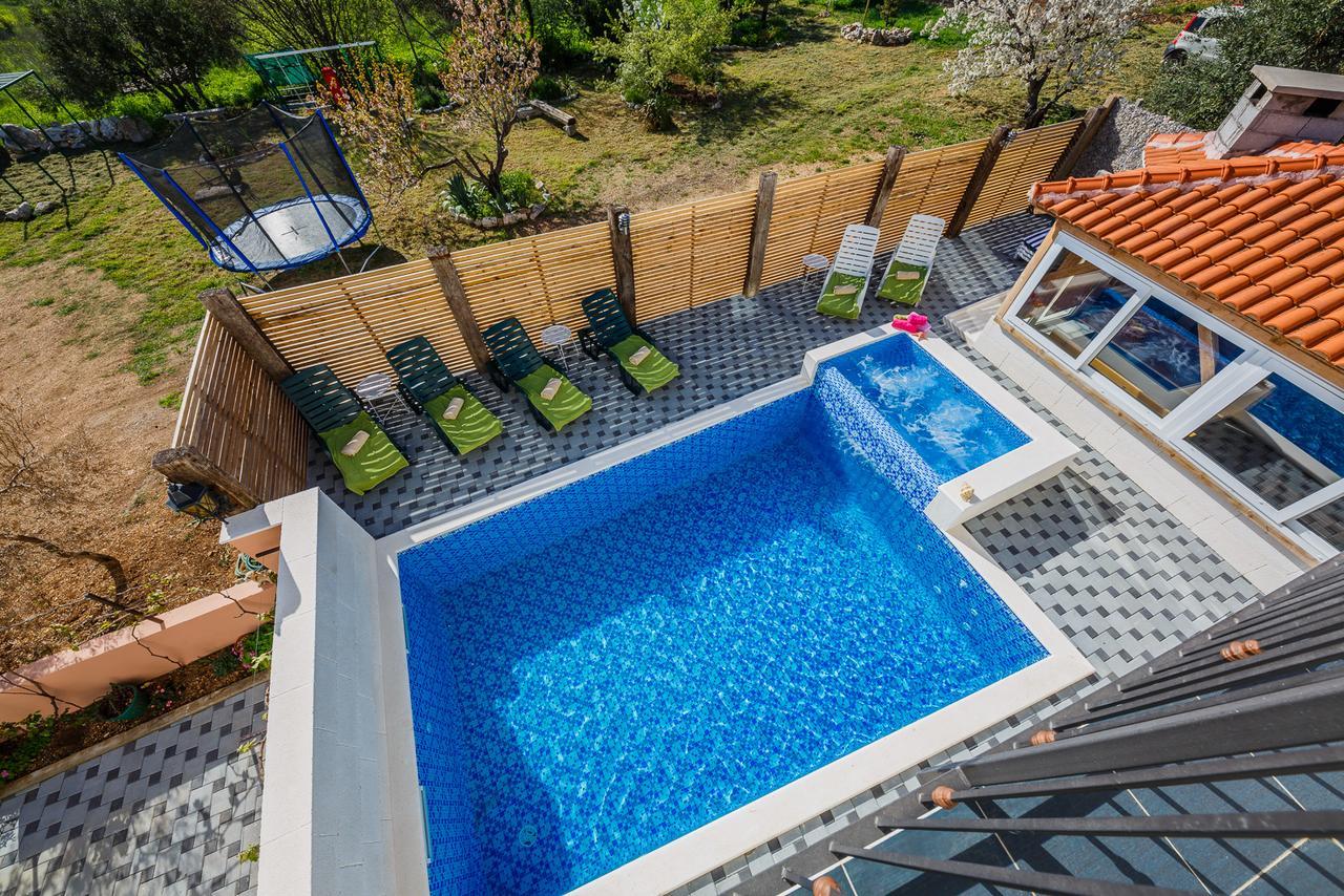 Holiday Home Chester With Heated Pool Kaštela Buitenkant foto